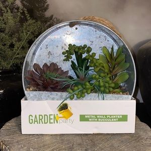 HOME DECOR  Wall Hanging Faux Succulent.